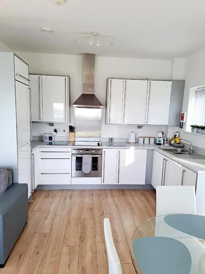 Coastal Apartment With Beach On Your Doorstep! Llanelli