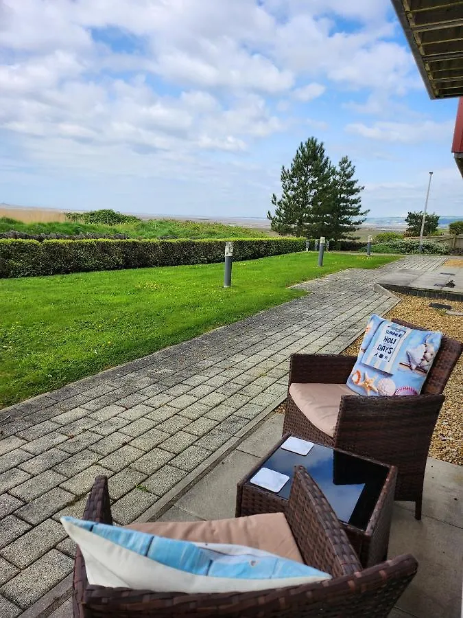 Coastal Apartment With Beach On Your Doorstep! Llanelli